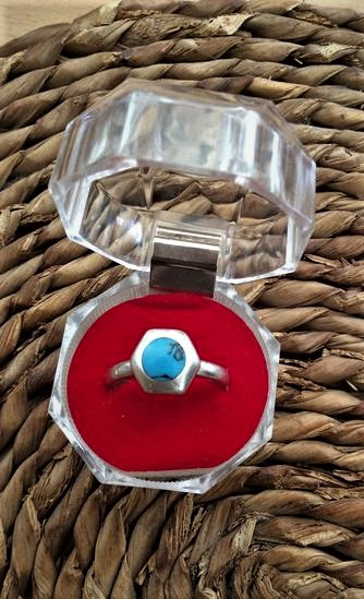 Strieborný prsteň s tyrkenitom,