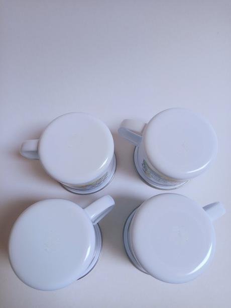 Smaltované hrnčeky s retro obrázkami, 