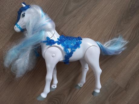 Chodiaci kôň so zvukom, 