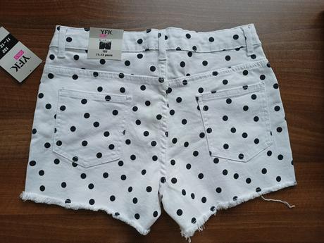 Šortky, kik,152