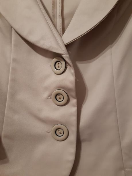 Krémové bolerko, 38