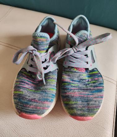 Nazúvacie tenisky, 31