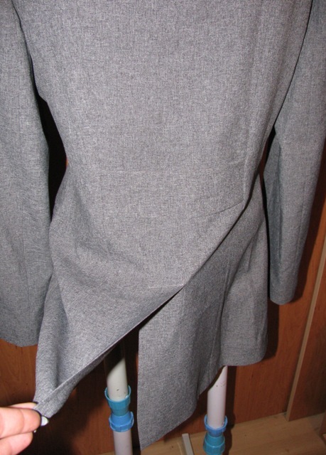 Sivý nohavicový kostým, 38