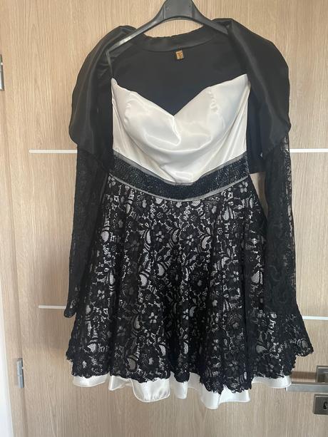 Spoločenské šaty s bolerkom, 40