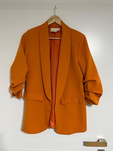 Oranžové sako, 