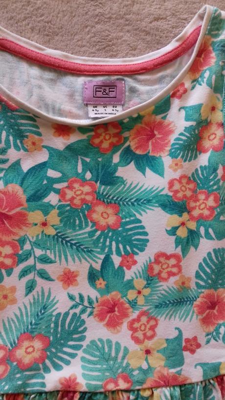 Šaty na 4-5rokov, f&f,110