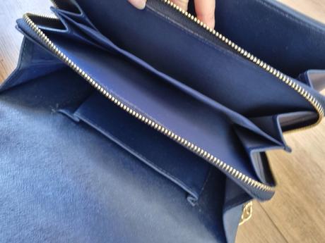 Modrá listová kabelka, 