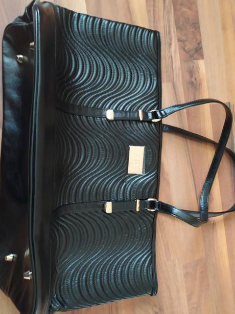 Nová kabelka, versace