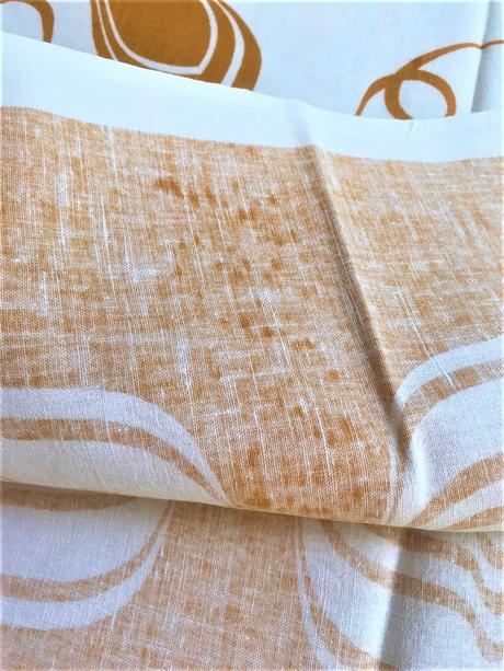 Kvalitný ľanový obrus,