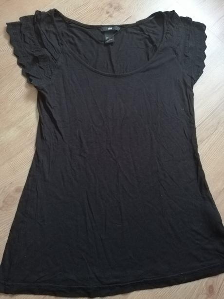 Jednoduché čierne tričko s volánovým rukávom, h&m,s