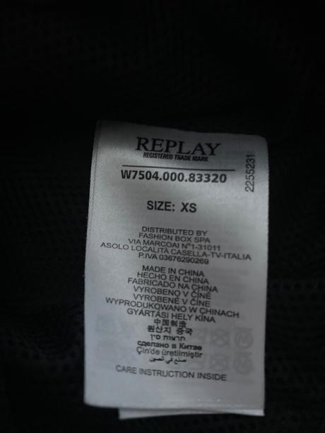 Cierna sustakova bunda, replay,xs