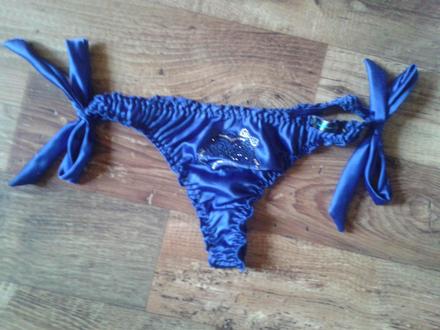 Nohavicky_nenosené, reserved,s