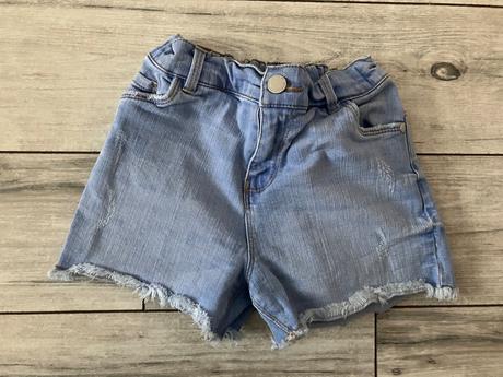 Šortky, f&f,140