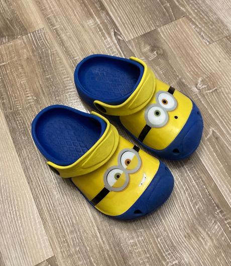 Šľapky/croksy mimóň, pepco,26