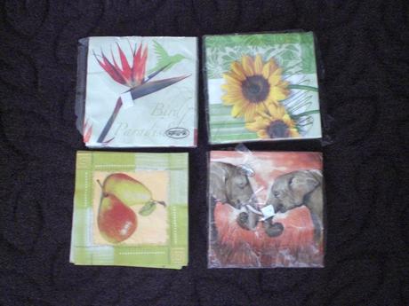 Rôzne servítky predaj aj po kusoch al. celé bal.,