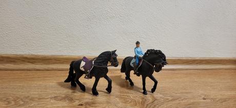 Schleich kone a jazdkyňa,