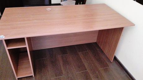 Stôl do detskej izby/ kancelárie,