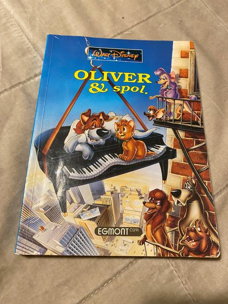 Stará retro kniha oliver & spol walt disney egmont,