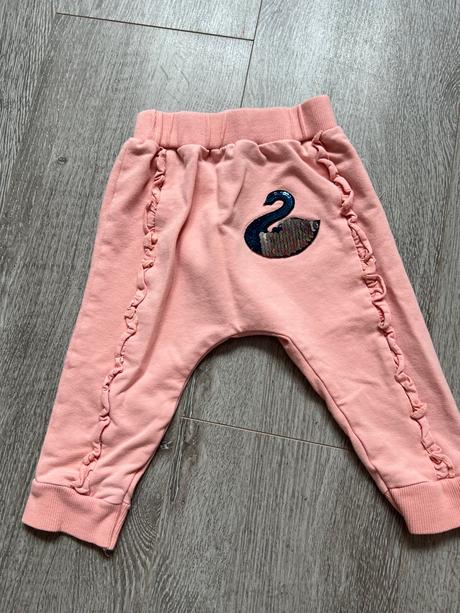 Pudlove teplaky, 86