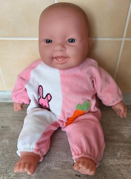 Bábika s modrými očami, 