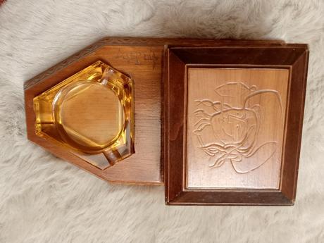 Popolník, šálky s podšálkami, 