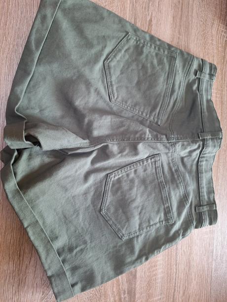 Sorty fialove a zelene, h&m,170