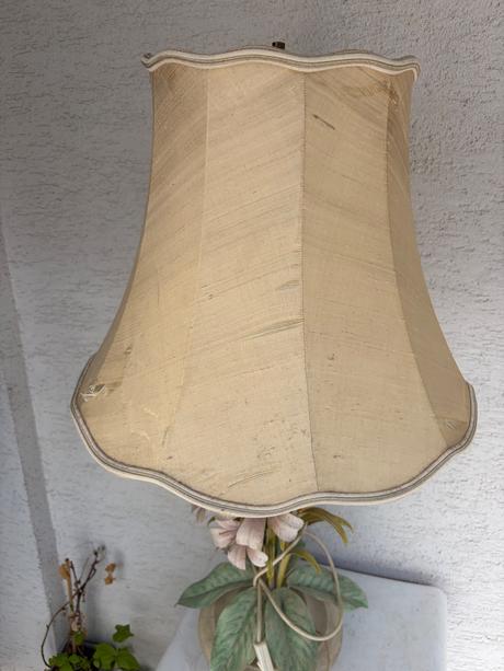 Unikatna 85 cm velka stojaca vintage kovova lampa,