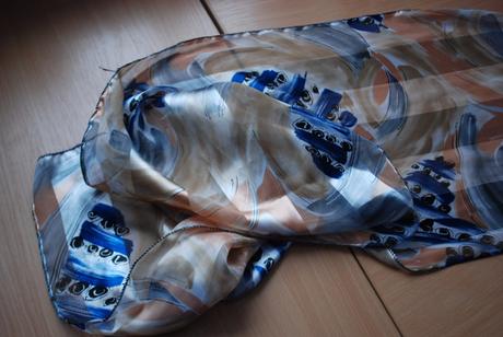 Šatka so saténovým leskom, 