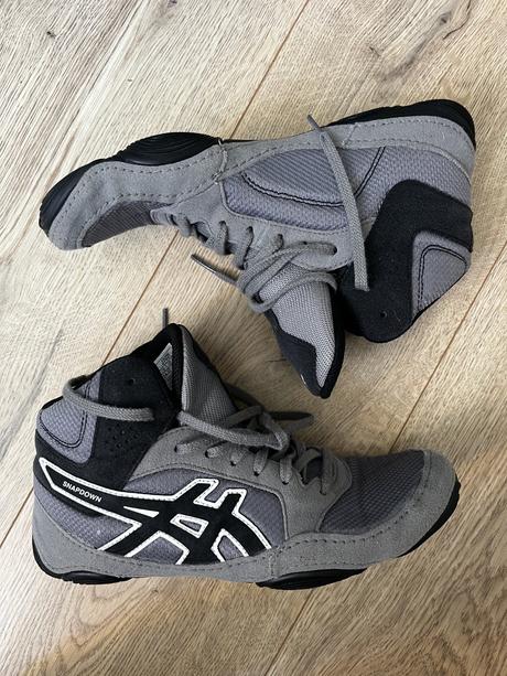 Tenisky na zápasenie v. 37, asics,37