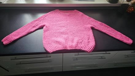 Pletený sveter široký krátky, s