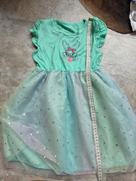 Zajačikové šaty 120, 122