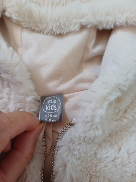 Prechodná bundička, 128