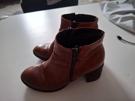 Kožene kotničky, 36