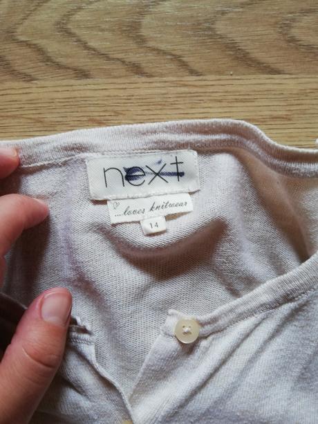 Béžový svetrík, next,42