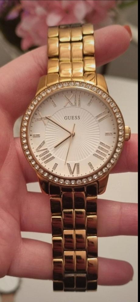 Hodinky guess, guess