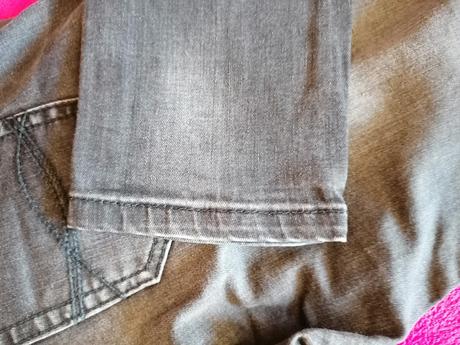 Super elastické slim riflíky, m