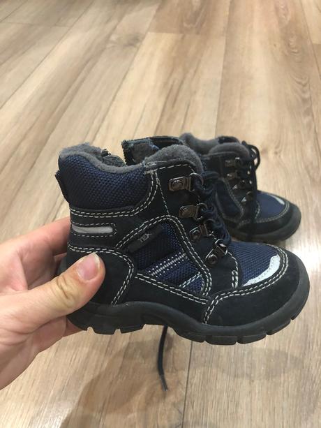 Krásne prechodne topanky, 22