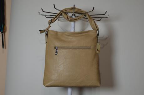 Béžová kabelka, 