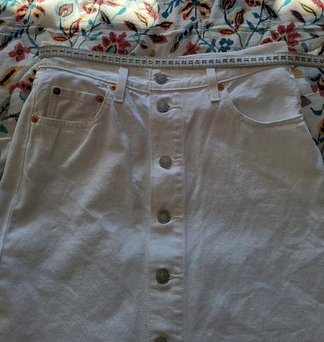 Rifľová bile sukňa, levis,26