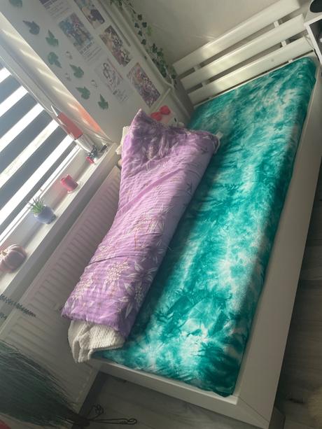 Predám posteľ, šírka (cm): 95,dĺžka (cm): 200