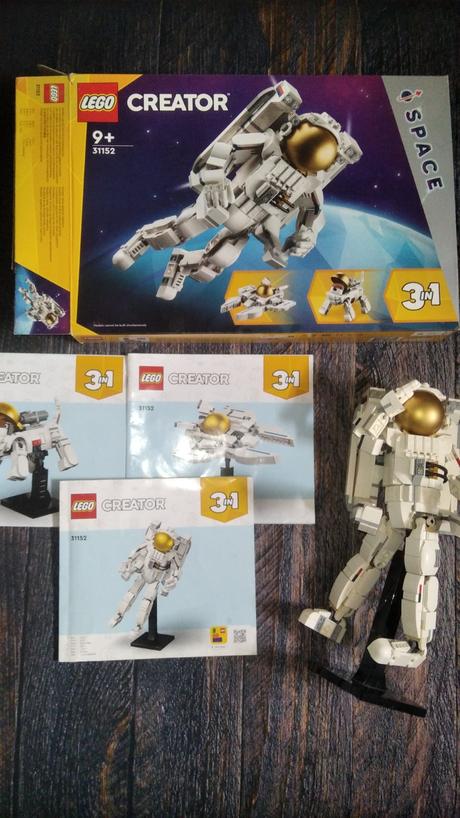 Lego creator 31152 astronaut,
