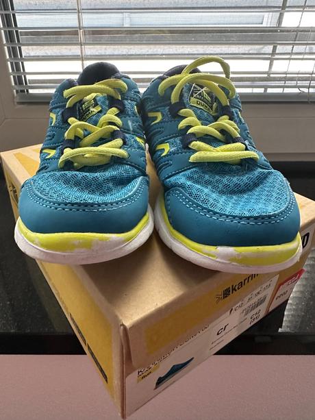 Super lahke tenisky, karrimor,31