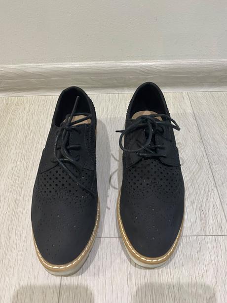 Dámske perforované topánky, 37