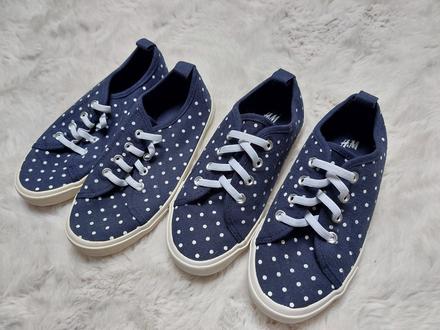 Dvoje tenisky, h&m,30