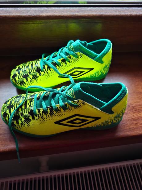 Halove tenisky, umbro,35