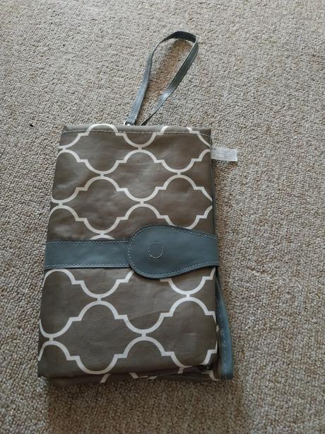 Vodeodolná podložka na prebaľovanie, 