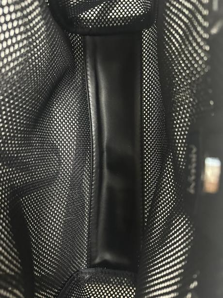 Čierna vinylová kabelka zn. armani jeans originál, armani