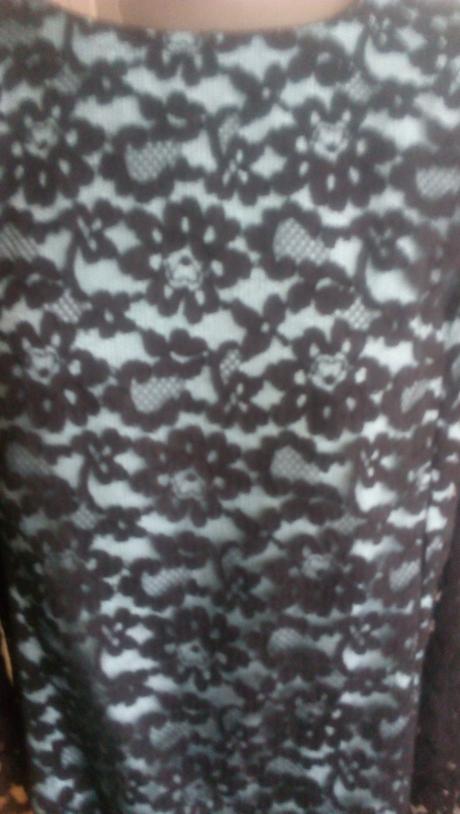 Čipkované šaty, l