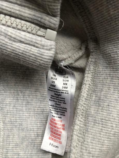 Mikinka s hviezdickami, f&f,92