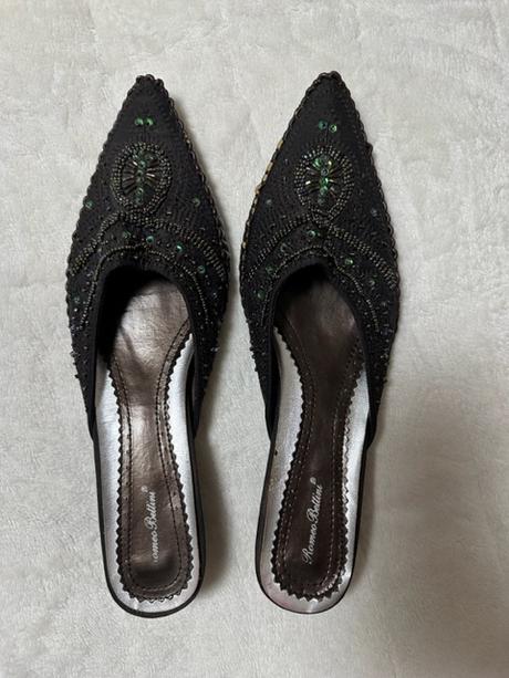 Špicaté šľapky s korálkami nosené, 39